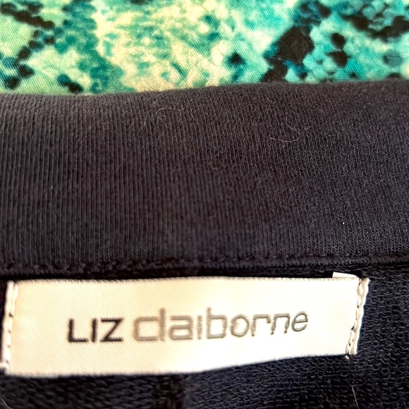 Liz Claiborne knit blazer. Navy blue size Medium. Soft, comfortable fabric - Picture 6 of 9